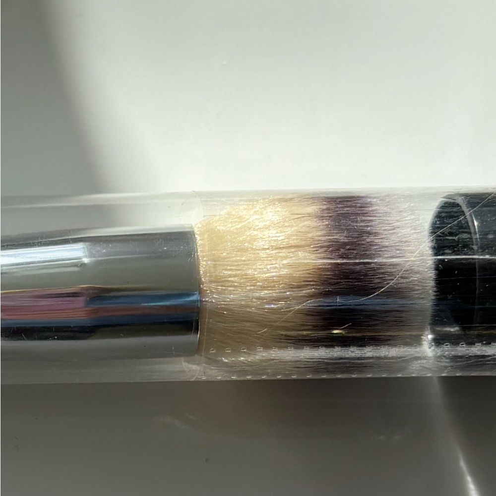 It Cosmetics Heavenly Luxe Complexion Perfection Dual Ended Brush - Picture 5 of 8